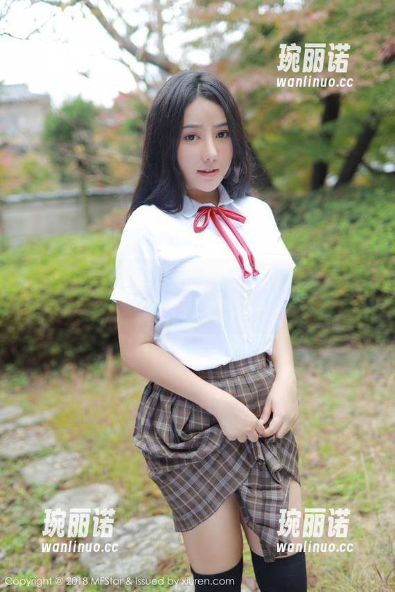 MFStar模范学院 - 樱桃小犊子套图：白丝款，下载还是不下载？嘿嘿！