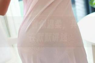 ROSI的作品，看似温柔，其实每一寸都在默默讲述