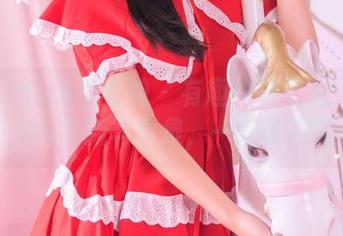 TouTiao头条女神 – 有趣的周思超：她的内衣与最新写真集，一起来聊聊吧
