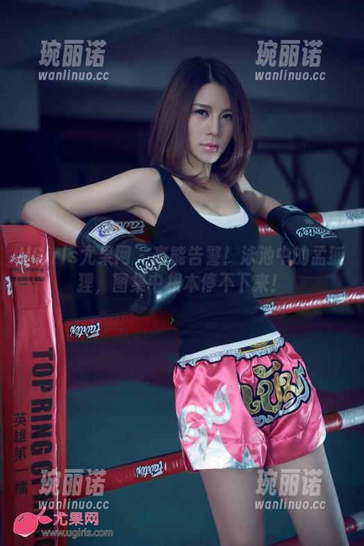UGirls尤果网 - 高能告警！泳池中的孟狐狸，图集中根本停不下来！