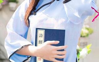 UGirls尤果网 – 颜爱泽的高清图集：别看秘书，她的韵味比办公室里的咖啡更提神
