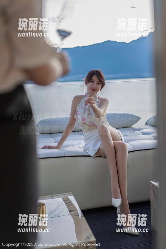 Xiuren秀人网 - 谁能料到，Elise谭晓彤的全套职业装比咖啡还提神醒脑！