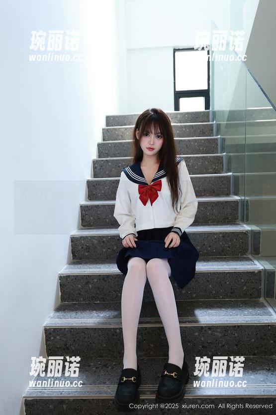 Xiuren秀人网 - 南初妹妹分享的长腿写真，带你领略‘腿’的无穷魅力