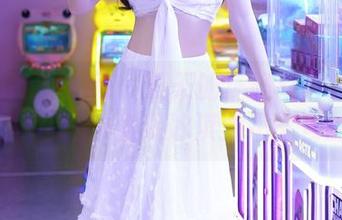 Xiuren秀人网 – 夏天的正确打开方式：周慕汐的美图–谁说冰淇淋不能当配角？