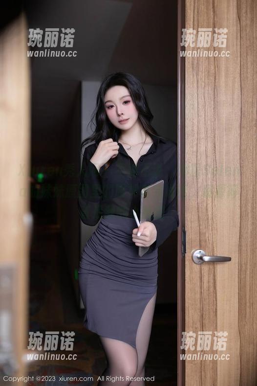 Xiuren秀人网 - 不得不说，娜露Selena的妹妹原图里的眼神真会说话，资源简直是我的小秘密！