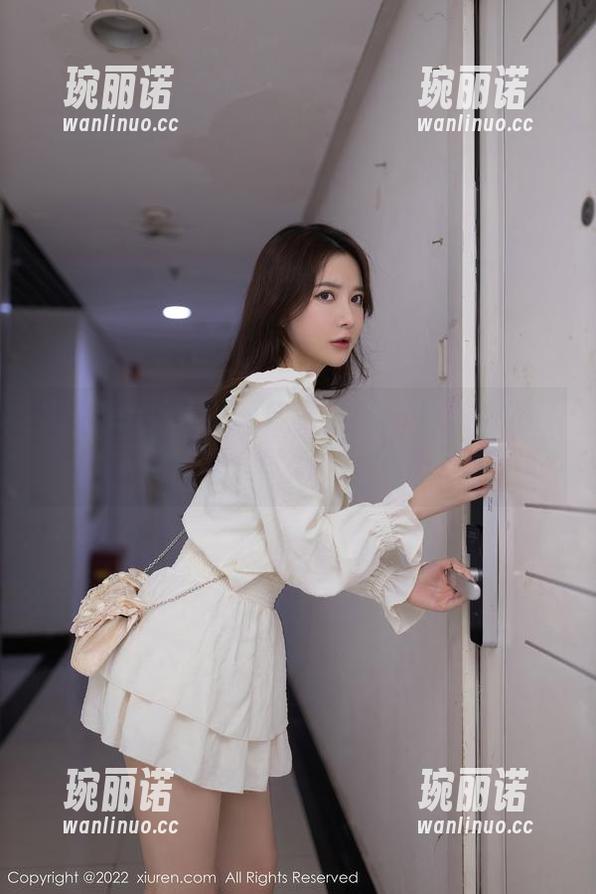 Xiuren秀人网 - 婕西儿jessie和她的借口，双人写真分享时间到