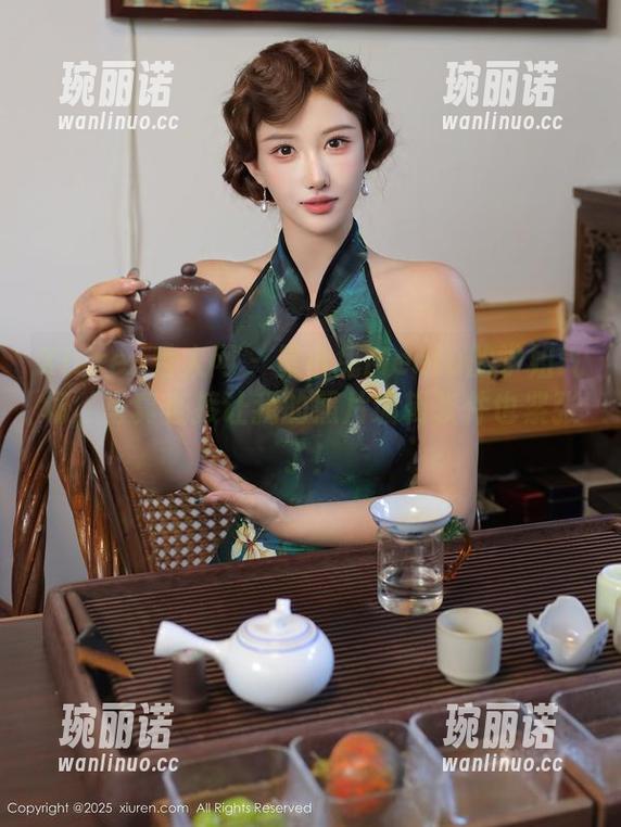 Xiuren秀人网-星小兔Meetu Xiuren秀人网 - 星小兔Meetu的学姐气场,写真直接让我的照片编辑软件也紧张了!