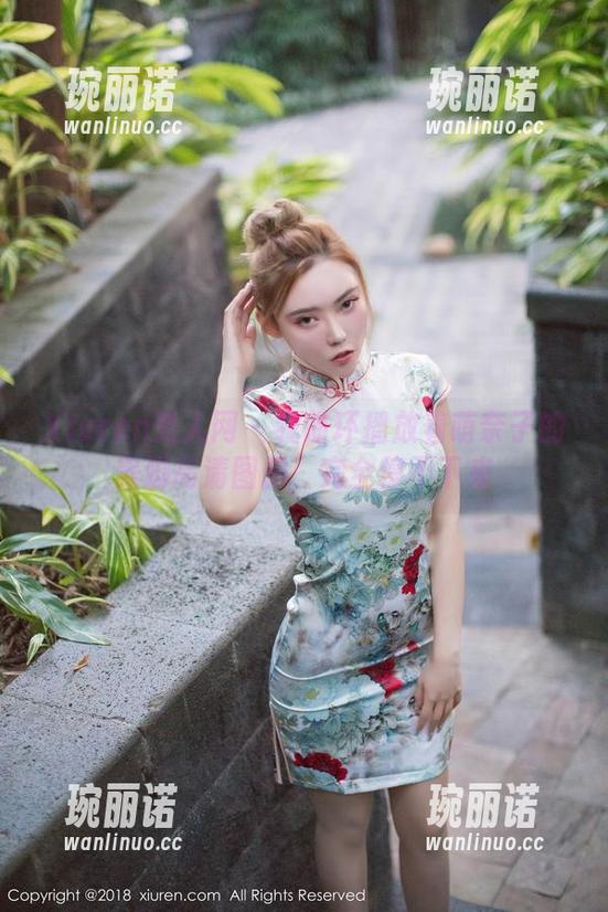 Xiuren秀人网 - 我循环播放着萌奈子的美脚高清图册，完全停不下来