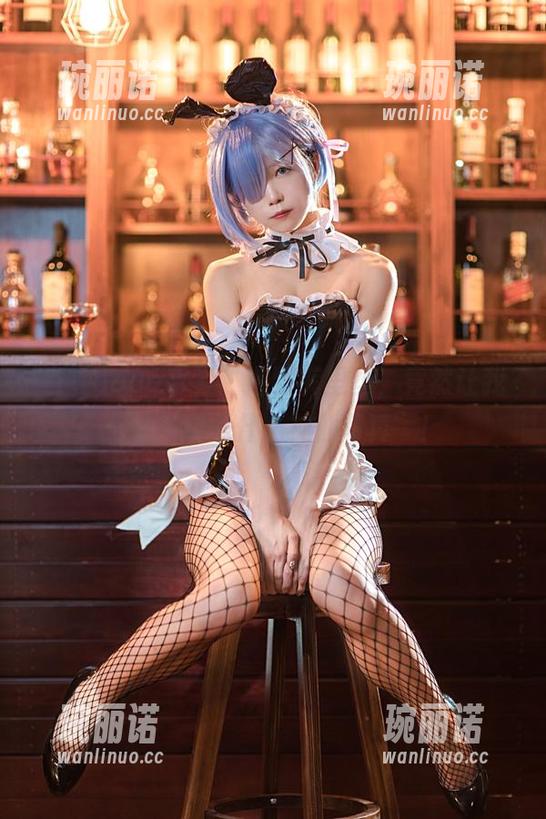 当“aqua水淼”遇到裤里丝，竟然让我直呼“这是什么神仙写真”！