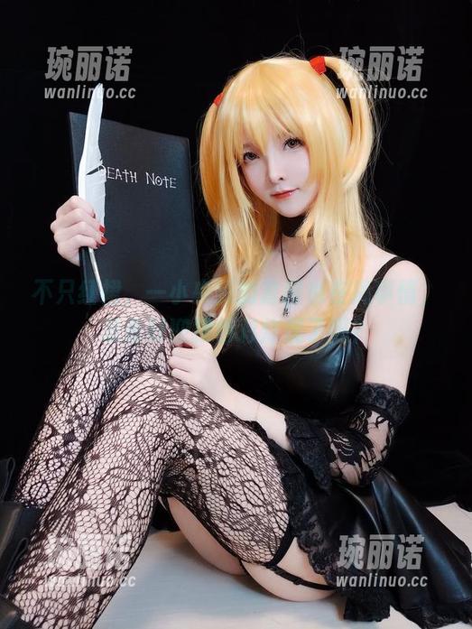 一小央泽 不只红裙,一小央泽的套图也在搞事情,准备好迎接色彩炸裂了吗?