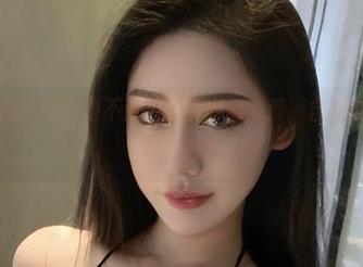 微密圈 – 图库中尽是不爱笑的赛琳的可爱，自我安慰还是美好眷恋？