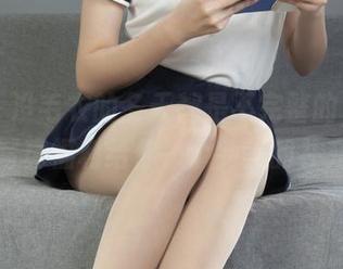 丽柜 – 没毛衣的冬天都是不完整的，尔尔的写真福利给你一个完美的补充！