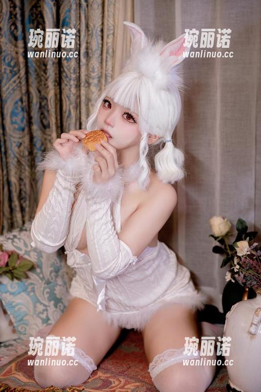 最新图册：伊喵君_Nya的裤里丝，谁说只有猫咪才能发出优雅的毛呢？