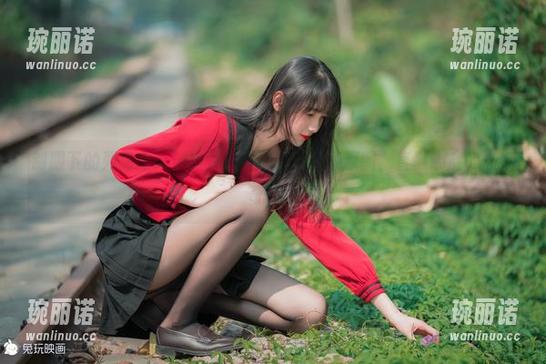 制服下的死库水，你绝对想要的兔玩映画原图，直戳心底的“好奇”！