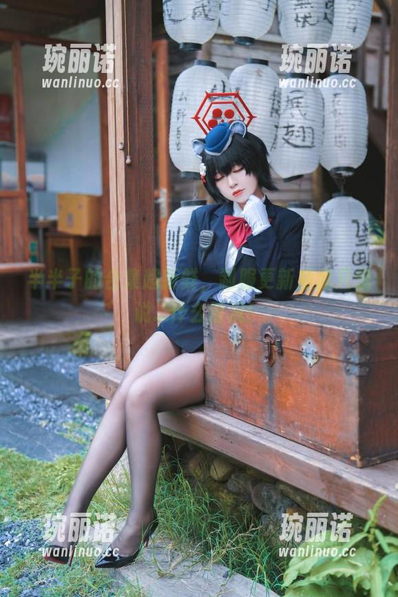 半半子的合集超新鲜，制服更新后我只想说...什么情况！
