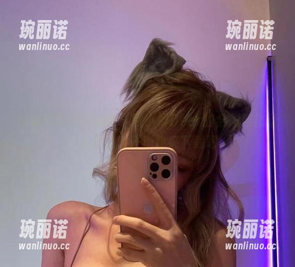 原图里藏着的故事，啾小妍Deer的金发芭比让人不忍离开！快来下载吧