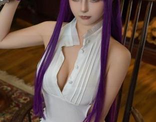 龙年新年，失眠小宁的写真图集里似乎有什么不速之客闯进来了！