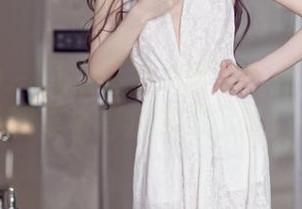 头条女神 – 风格还是大家族？张梓柔泳衣图集看得我眼花缭乱！