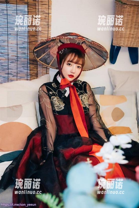 套图撩动了心底的柔情，孙乐乐(손예은)的旗袍舞动的不仅是布料