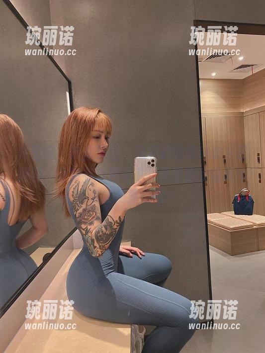 微密圈 - 欲言又止，宋昱欣的在线水手服原图，虽然有点傻乎乎，但里面的暗藏笔戈才是重点吧…