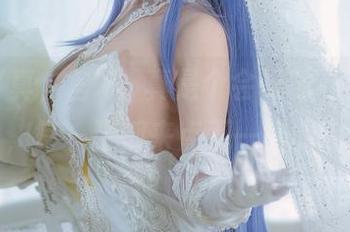 全套写真，宫本桜真是个会玩的“女王”，每一张都来点不一样的。