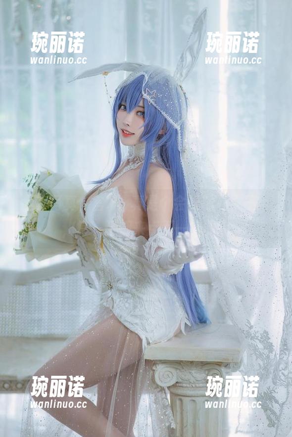全套写真，宫本桜真是个会玩的“女王”，每一张都来点不一样的。