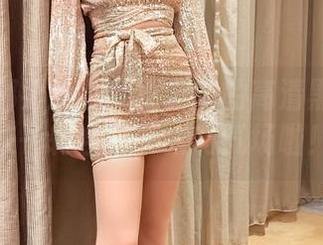 说什么都要跟小女巫露娜的高清黑色流苏来一轮合照，太有气场啦！