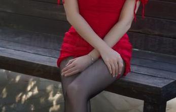 小红裙背后的小女巫露娜，图包里藏着什么不公开的资源？