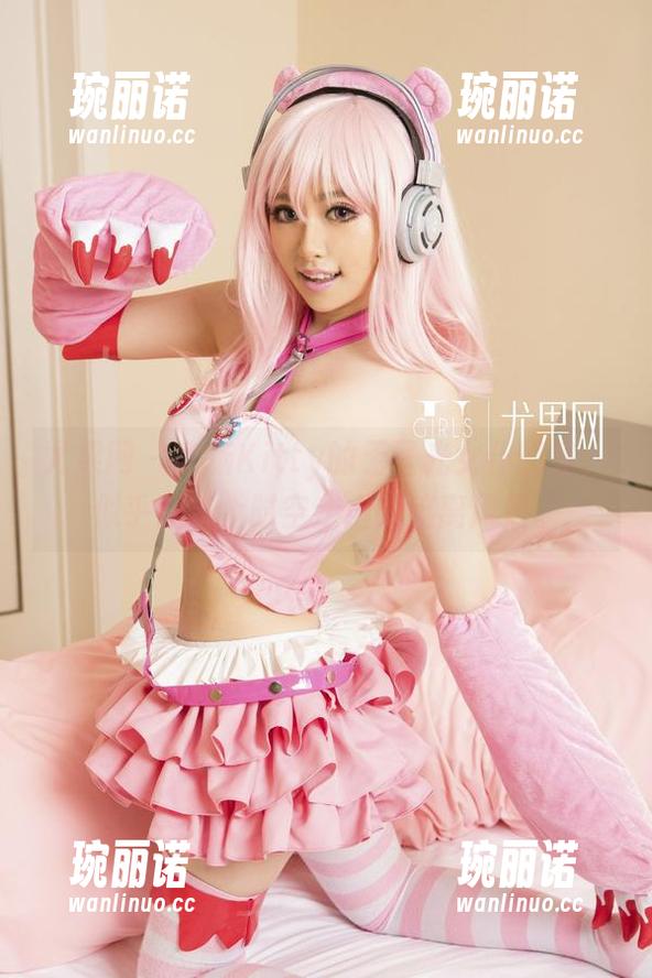 尤果网 - 欣杨Kitty的无圣光女仆图集，似乎从某个时空走出的迷离风景。