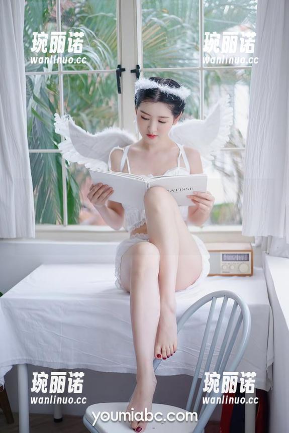 尤蜜荟 - 偷吻伊甸园：安然的全集里有种说不出的吸引力，随便翻一翻都舍不得丢掉。