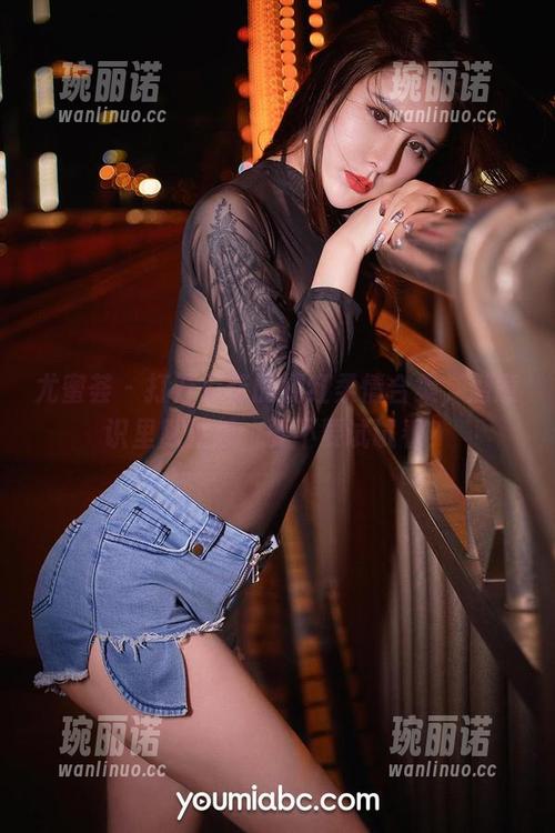 尤蜜荟 - 打开尹菲的嫣红柔情合集，潜意识里默默想，要不要试试看？