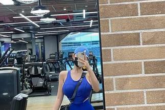 微密圈 – 左公子666的红色玫瑰写真集：下载后请勿与人分享，因为这太过于诱人了，别人会妒忌的！