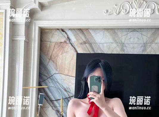 微密圈 - 张鑫baby的写真旅行：当图集与蕾丝相遇，半腿吊带袜竟成了主角