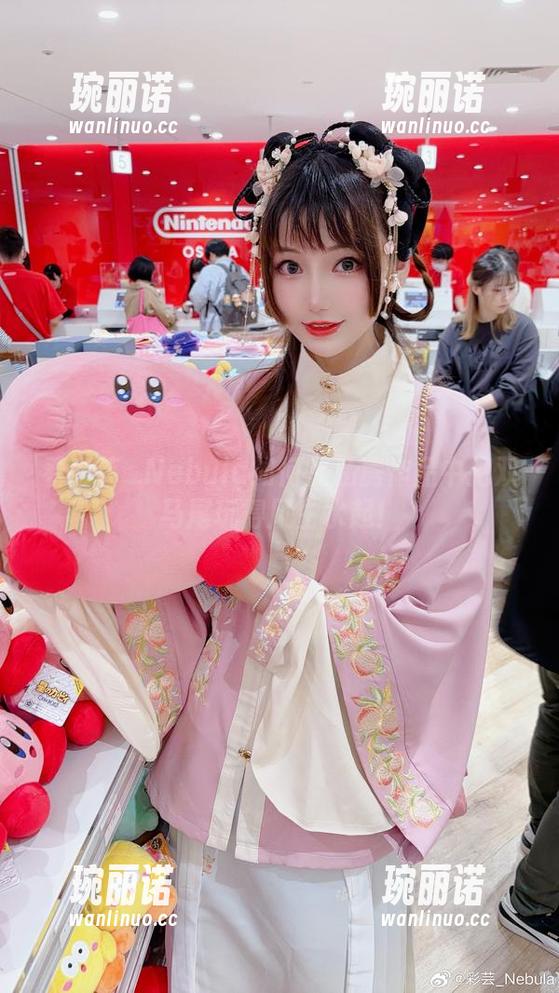 看彩芸_Nebula如何在私房作品中把双马尾玩得风生水起！