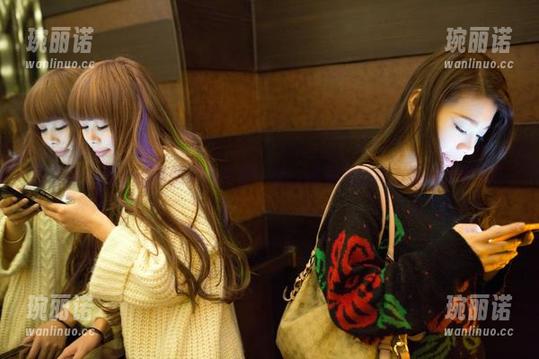 推女郎 - 看王依萌的双人合集，哇，没圣光的地方显得更真实！