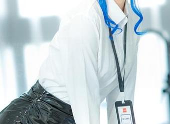当无影喵喵化身护士，快来下载这张原图，把医生的逗趣搬进你的壁纸！