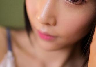果团网 – 在牛仔裤的包围中，周妍希的无圣光写真，美到让人想编剧情节。