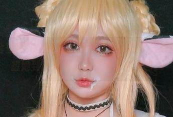 一言不合就刷完椒妮佐仁的全套牛娘图集，心里默默在想她到底是怎么克服这些牛气的。