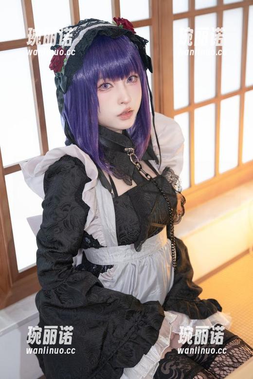 衣服不重要！清水由乃金发旗袍作品，更多的是看她的pose，连我家狗子都看傻了。