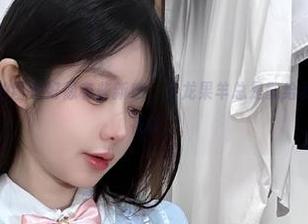 微密圈 – 小合的图包好像有些新意，火龙果羊总是能给我们带点不同的花样。