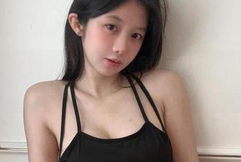 微密圈 – 火龙果羊的黑连体吊带写真集里，透露着“看！我就这么任性”的气息，专属精选！