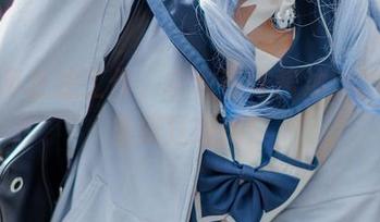 制服不止是工作，它也在炸酱沐沐的选集里疯狂发亮！