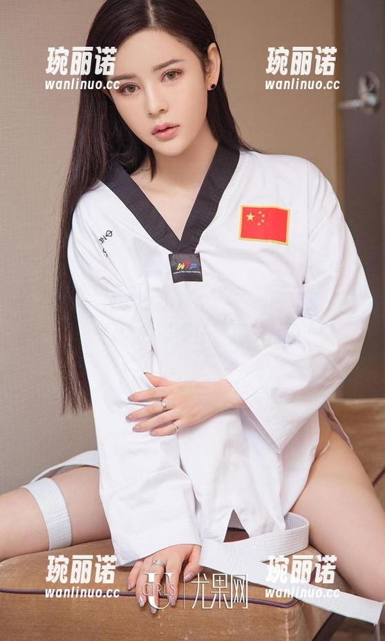 爱尤物 - 做你的小猫全集——写真里，这个表情让我忍不住要猜测什么！