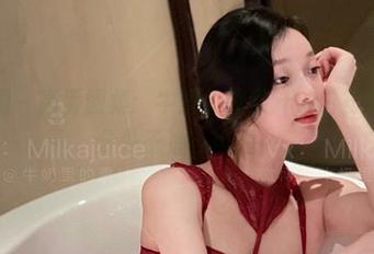 微密圈 – 高清图集：牛奶里的果汁，白衬衫总是分外干净，可是…