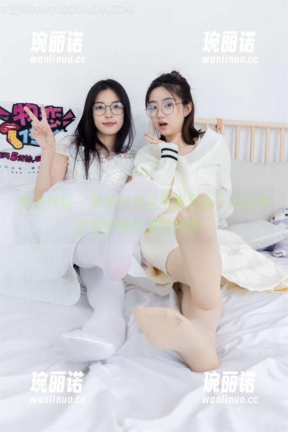 物恋传媒 - 婷婷的棉袜写真更新，适合宅在家慢慢欣赏的那种。
