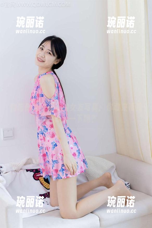物恋传媒-青柠 物恋传媒 - 青柠的女友写真:你敢来帮我评价一下吗?