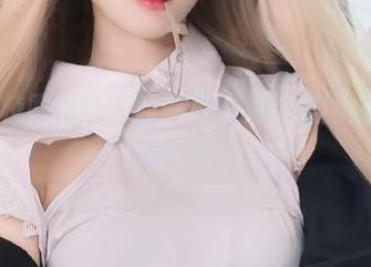 谁有校服情结？狐玖玖的免费美图必有你的位置。