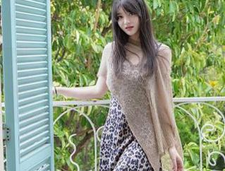 秀人网 – KOKO可可的套图：身穿制服，却不怕放学被罚站！