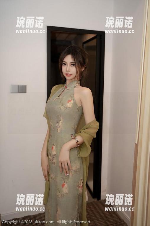 秀人网 - 穿着白衬衫的Suki_baby，让我想起了窗外的云，好吧，这听起来毫无逻辑，依旧想看图包。
