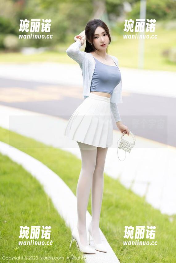 秀人网 - 初梦瑶的白色写真集：整个宇宙也没她白！